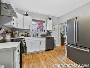 44 William St, Unit 2 in Medford, MA - Building Photo - Building Photo