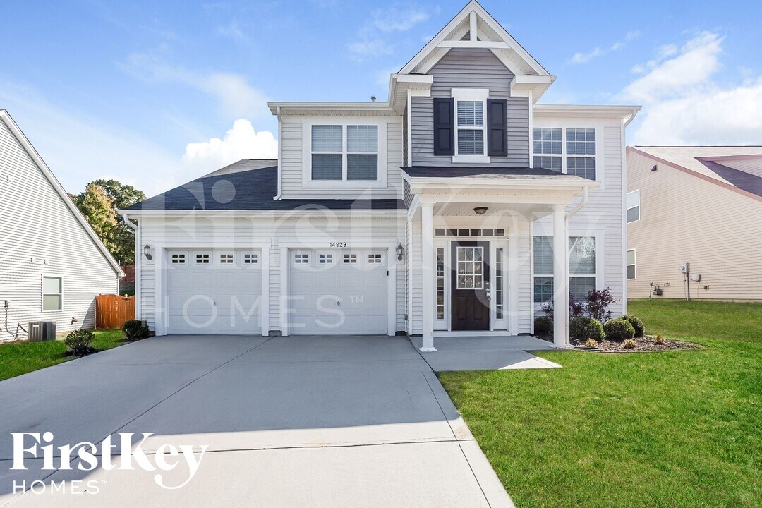 14829 Brotherly Ln in Charlotte, NC - Foto de edificio