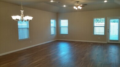 3826 Briar Water Ct in Park Row, TX - Building Photo - Building Photo