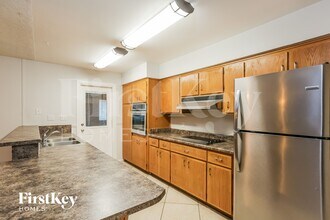 2130 E Radcliffe Dr in Tempe, AZ - Foto de edificio - Building Photo