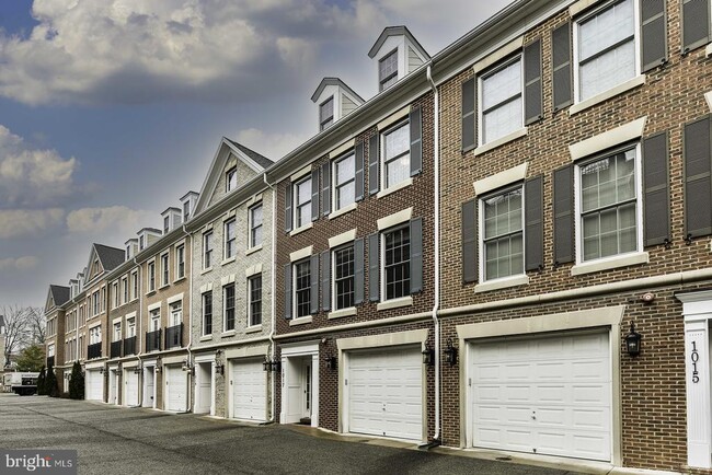 property at 1017 N Kensington St
