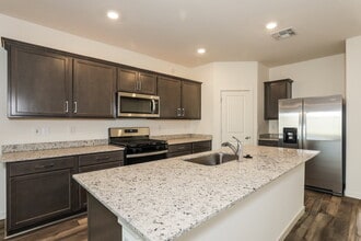 24598 W St Anne Ave in Buckeye, AZ - Foto de edificio - Building Photo