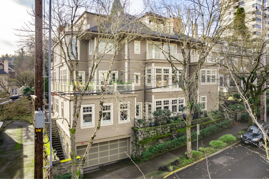 Boardwalk Condominiums in Portland, OR - Building Photo