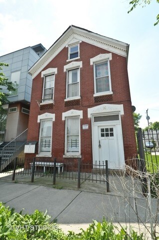 1731 W Potomac Ave in Chicago, IL - Building Photo