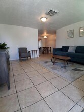 6115 Hopkins Dr N in Bradenton, FL - Building Photo - Building Photo