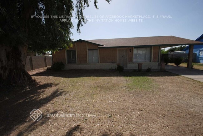 property at 2573 E Commonwealth Cir