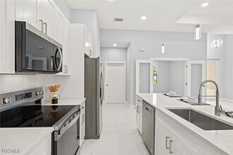 3733 15th St W in Lehigh Acres, FL - Foto de edificio - Building Photo