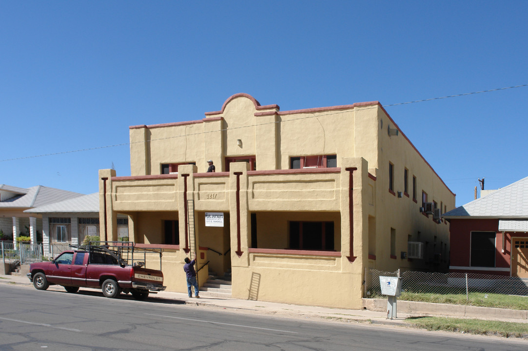 1217 E Yandell Dr in El Paso, TX - Building Photo