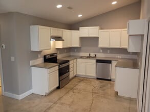 435 Meadowlark Dr in El Dorado, KS - Building Photo - Building Photo