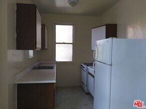335 S Berendo St in Los Angeles, CA - Building Photo - Building Photo