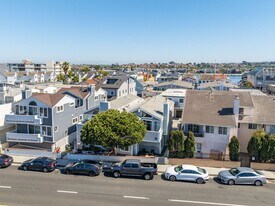 414 E Balboa Blvd in Newport Beach, CA - Building Photo