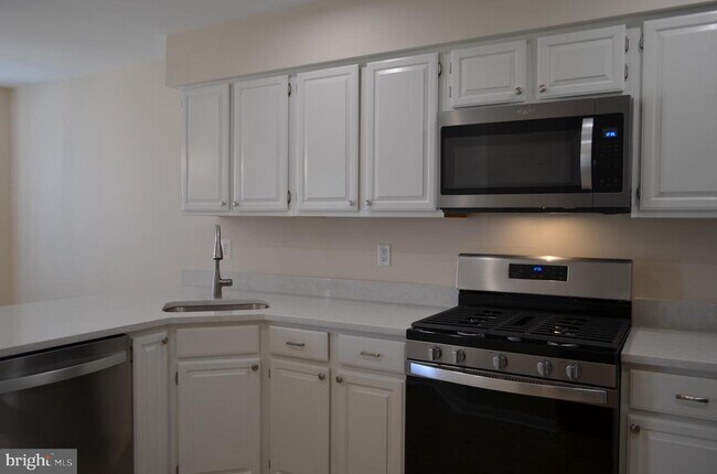 13 Stanwyck Ct in Trenton, NJ - Building Photo - Building Photo