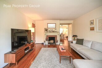 203 Loraine Ave in Cincinnati, OH - Building Photo - Building Photo