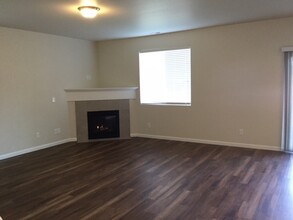 2655 Moore St in Enumclaw, WA - Building Photo - Building Photo