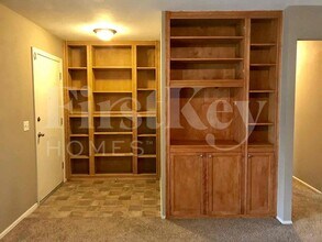 1983 Greenheath Dr in Florissant, MO - Building Photo - Building Photo