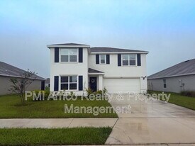 10744 Chippewa Dr in Parrish, FL - Building Photo