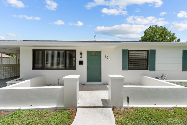 property at 908 Lighthouse Dr
