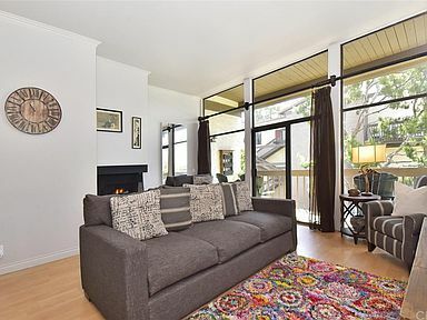 7204 Marina Pacifica Dr S in Long Beach, CA - Building Photo - Building Photo