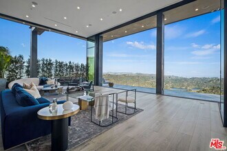 2304 Donella Cir in Los Angeles, CA - Building Photo - Building Photo