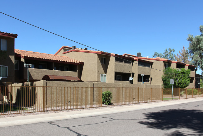 Por Broadway Terrace in Tempe, AZ - Building Photo - Building Photo