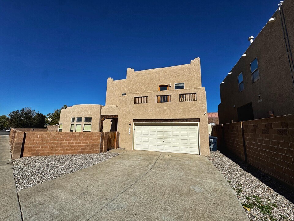 4629 Spanish Sun Ave NE in Albuquerque, NM - Building Photo
