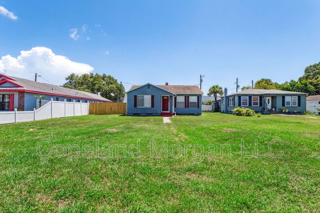 property at 4636 Fairfield Ave S