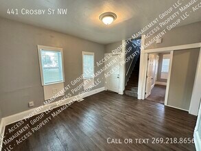 441 Crosby St NW in Grand Rapids, MI - Foto de edificio - Building Photo