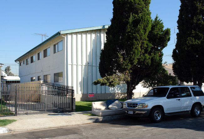 313 W Magnolia Ave in Inglewood, CA - Foto de edificio - Building Photo