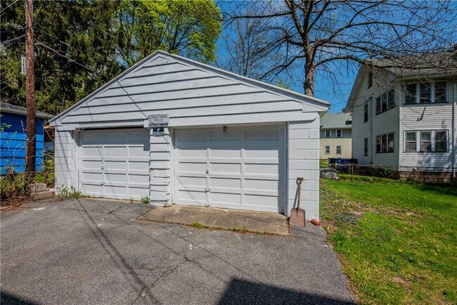 575 Woodbine Ave in Rochester, NY - Building Photo - Building Photo