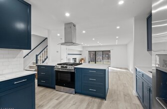 243 Penns Way in Basking Ridge, NJ - Foto de edificio - Building Photo