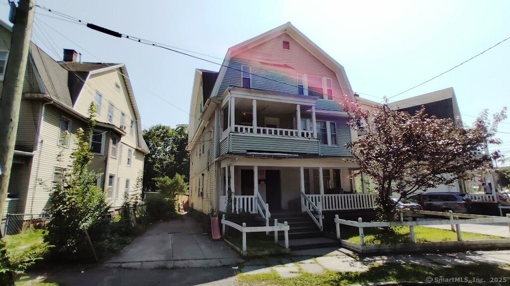 221 Camp St in Meriden, CT - Building Photo