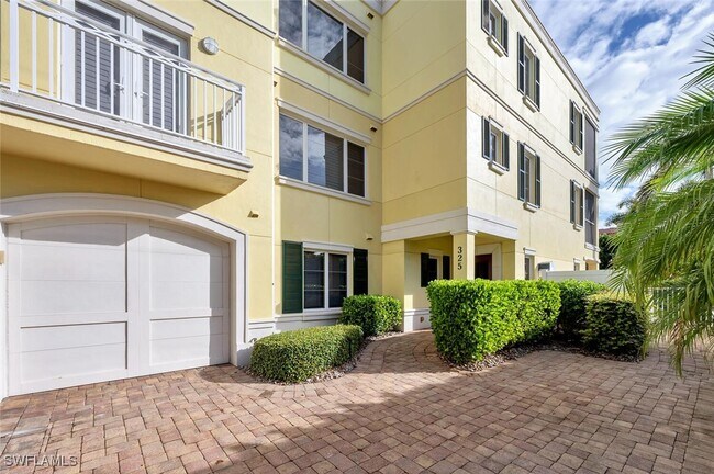 325 3rd St S in Naples, FL - Building Photo - Building Photo