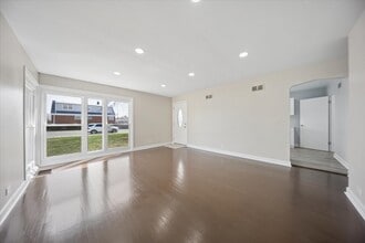 7732 S Springfield Ave in Chicago, IL - Building Photo - Building Photo