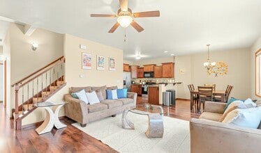 1795 Sara Ct in North Liberty, IA - Foto de edificio - Building Photo