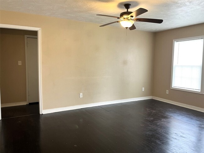 1400 Cactus St in Pasadena, TX - Building Photo - Building Photo