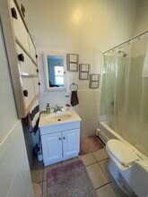 2 Linden St, Unit 3 in Brookline, MA - Building Photo - Building Photo
