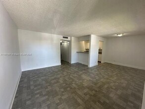 517 Meadows Cir in Boynton Beach, FL - Building Photo - Building Photo