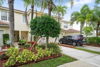 9663 Lago Dr in Boynton Beach, FL - Building Photo - Building Photo