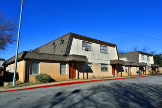 Auburn Lane Apartments in Oklahoma City, OK - Building Photo - Building Photo