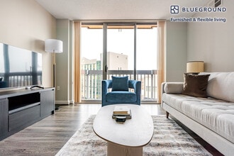 4835 Cordell Ave in Bethesda, MD - Foto de edificio - Building Photo