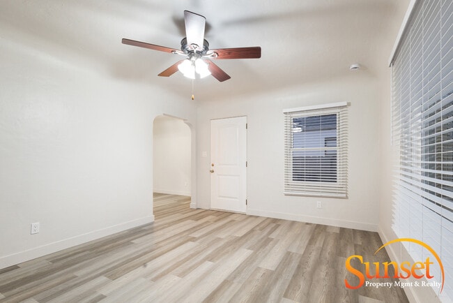 4926 Del Monte Ave in San Diego, CA - Building Photo - Building Photo