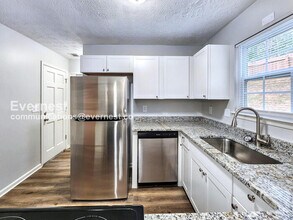 2800 Pebblebrook Ct in Buford, GA - Building Photo - Building Photo