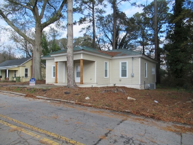 609 N Aycock St in Carrollton, GA - Building Photo - Building Photo