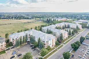 10915 21 Av NW in Edmonton, AB - Building Photo