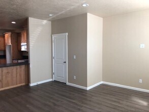 1023 Alexis Ln N in Keizer, OR - Building Photo - Building Photo