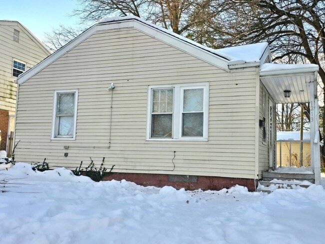 property at 1213 Fremont St