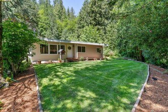7041 Preston-Fall City Rd SE in Issaquah, WA - Building Photo - Building Photo