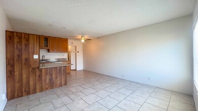 2205-2217 Poinsettia Drive in San Diego, CA - Building Photo - Interior Photo