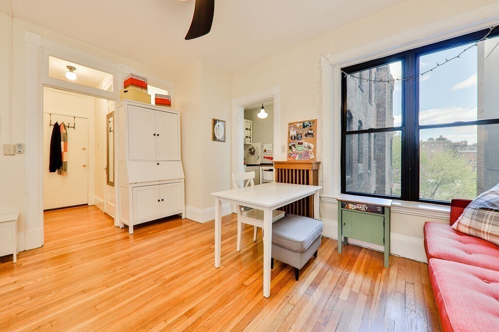 1091 Boylston St, Unit 48 in Boston, MA - Building Photo
