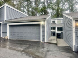 4229 155th Pl SE in Bellevue, WA - Building Photo